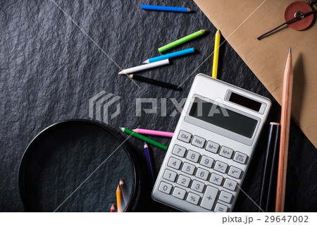 散らかった文房具 散らかった文房具 29647002