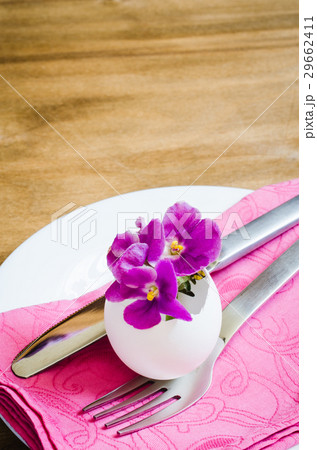 Easter Festive Table Setting With Fresh Flower. 29662411