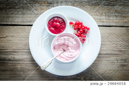 Cottage cheese with sweet sauce and fresh berries Cottage cheese with sweet sauce and fresh berries 29664058