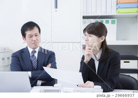 オフィスシーン 29666937