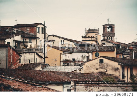 Lucca roof closeup 29669371