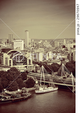 London rooftop view 29670947