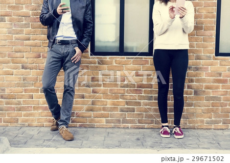 Couple Dating Happiness Traveling Using Smart Phone 29671502