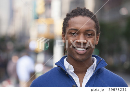 Portrait of pedestrian in city 29673231