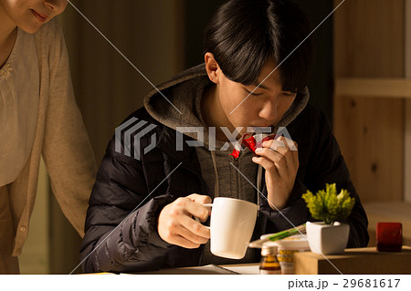 受験生 徹夜 受験生 徹夜 29681617