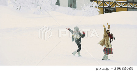 冬の女子旅　雪景色 29683039