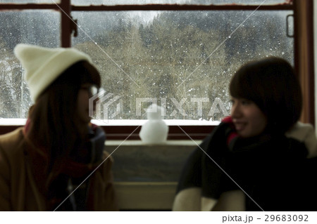 冬の女子旅　雪だるま 29683092