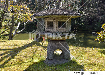 桂離宮　雪見灯籠 29687188