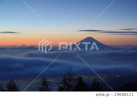 山梨県韮崎市甘利山から雲海と富士山 29688121