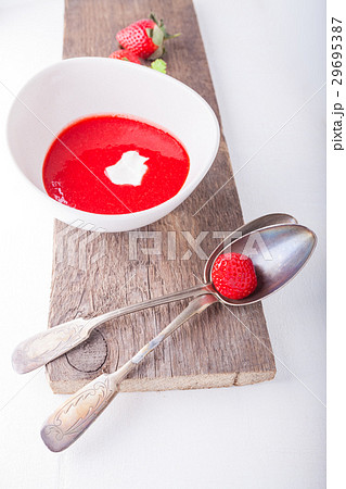 Strawberry soup with a spoon 29695387