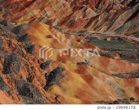 張掖・七彩丹霞地質公園  Zhangye Qicai Danxia National Geopark 29696158