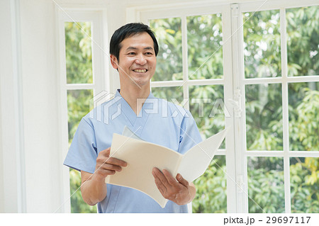 ミドル夫婦 医療 イメージ ミドル夫婦 医療 イメージ 29697117