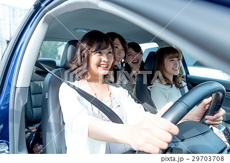 若い女性、旅行、ドライブ、友達 29703708