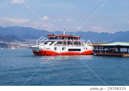 宮島のフェリー 29708320