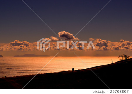 伊豆　大室山　シルエット 29708807