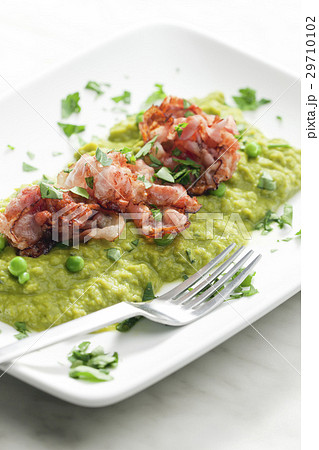 mashed peas with fried pancetta 29710102