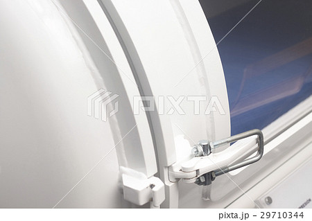 Hyperbaric oxygen tank chamber Hyperbaric oxygen tank chamber 29710344