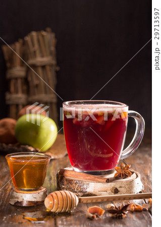 Mulled wine with red wine, honey, fruit and spices 29713597