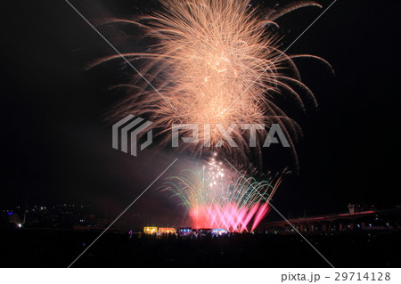 猪名川花火大会(大阪府池田市 兵庫県川西市) 猪名川花火大会(大阪府池田市 兵庫県川西市) 29714128