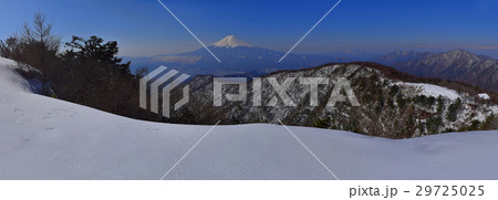 三つ峠山頂からのパノラマ富士山 2017/04/04 29725025