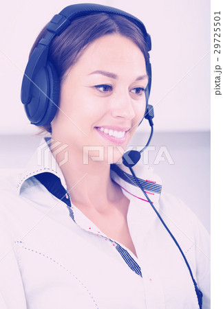 Woman talking with customer Woman talking with customer 29725501