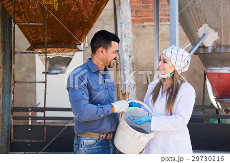 Veterinarian and farmer in pigsty Veterinarian and farmer in pigsty 29730216