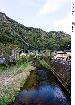袋田の滝　近くの街並み　朝の空　茨城県大子町 29731657