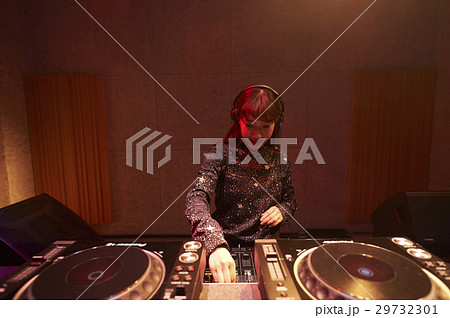 女性DJ 29732301