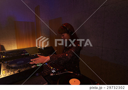 女性DJ 29732302