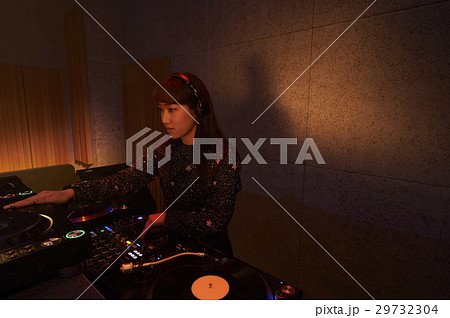 女性DJ 女性DJ 29732304