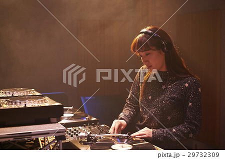 女性DJ 女性DJ 29732309