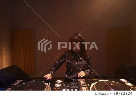 女性DJ 29732324
