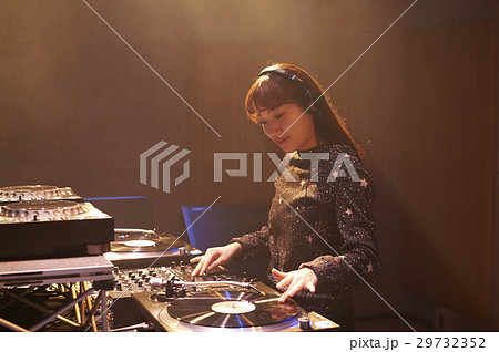 女性DJ 29732352