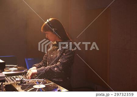 女性DJ 29732359