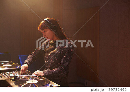 女性DJ 29732442