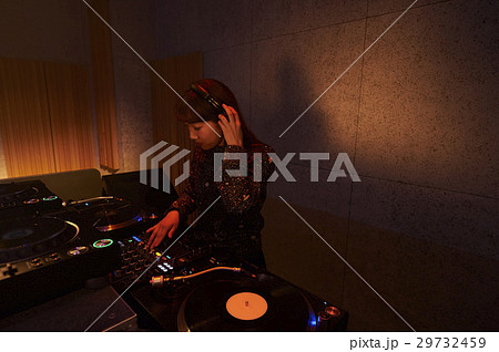 女性DJ 29732459