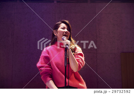 クラブシーン　シンガー 29732592