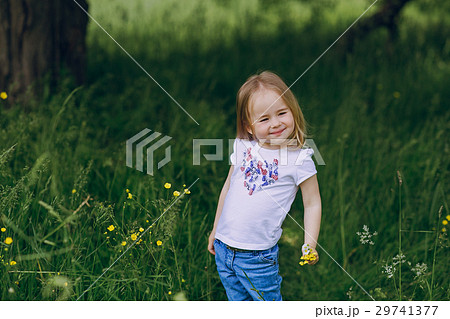 child near tree child near tree 29741377