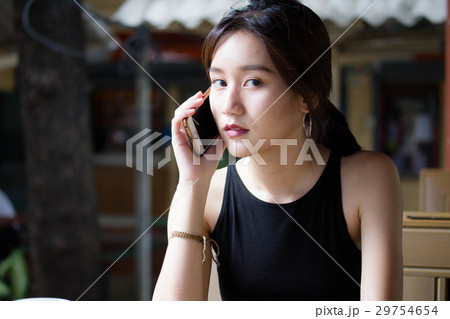 thai beautiful girl calling smart phone thai beautiful girl calling smart phone 29754654