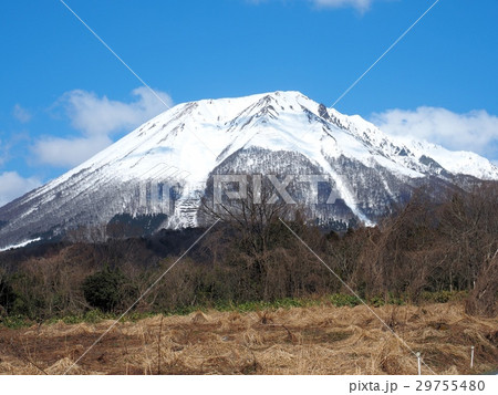 添谷展望駐車場からの春の大山 大山 添谷展望駐車場からの春の大山 大山 29755480