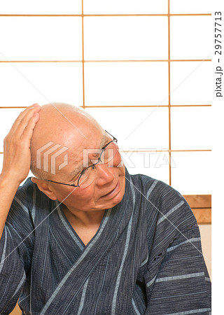 失敗顔のシニア 29757713