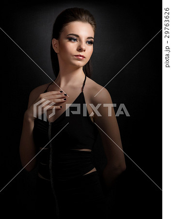 Portrait of young woman (color version) 29763626