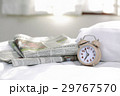 目覚まし時計(06:55)と英字新聞 目覚まし時計(06:55)と英字新聞 29767570