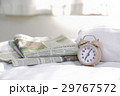 目覚まし時計(07:05)と英字新聞 目覚まし時計(07:05)と英字新聞 29767572