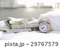 目覚まし時計(07:40)と英字新聞 目覚まし時計(07:40)と英字新聞 29767579