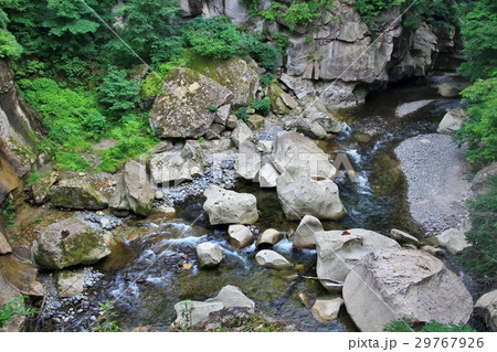 新緑の峡谷 新緑の峡谷 29767926