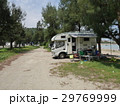 沖縄の海辺でキャンピングカー2 29769999