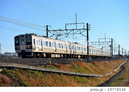 朝陽を浴びて走る211系 朝陽を浴びて走る211系 29778536