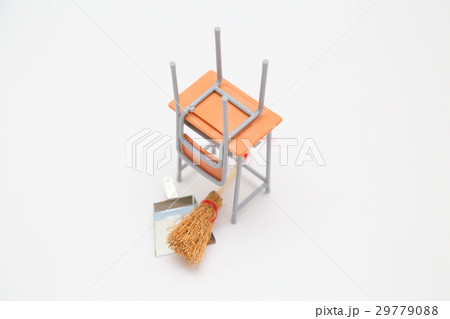 教育イメージ　掃除用具 29779088