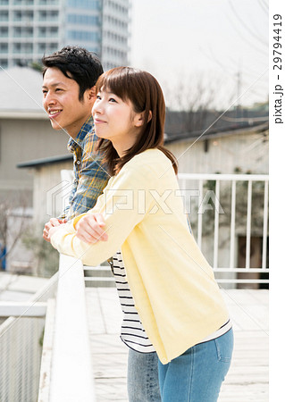 若いカップル 29794419